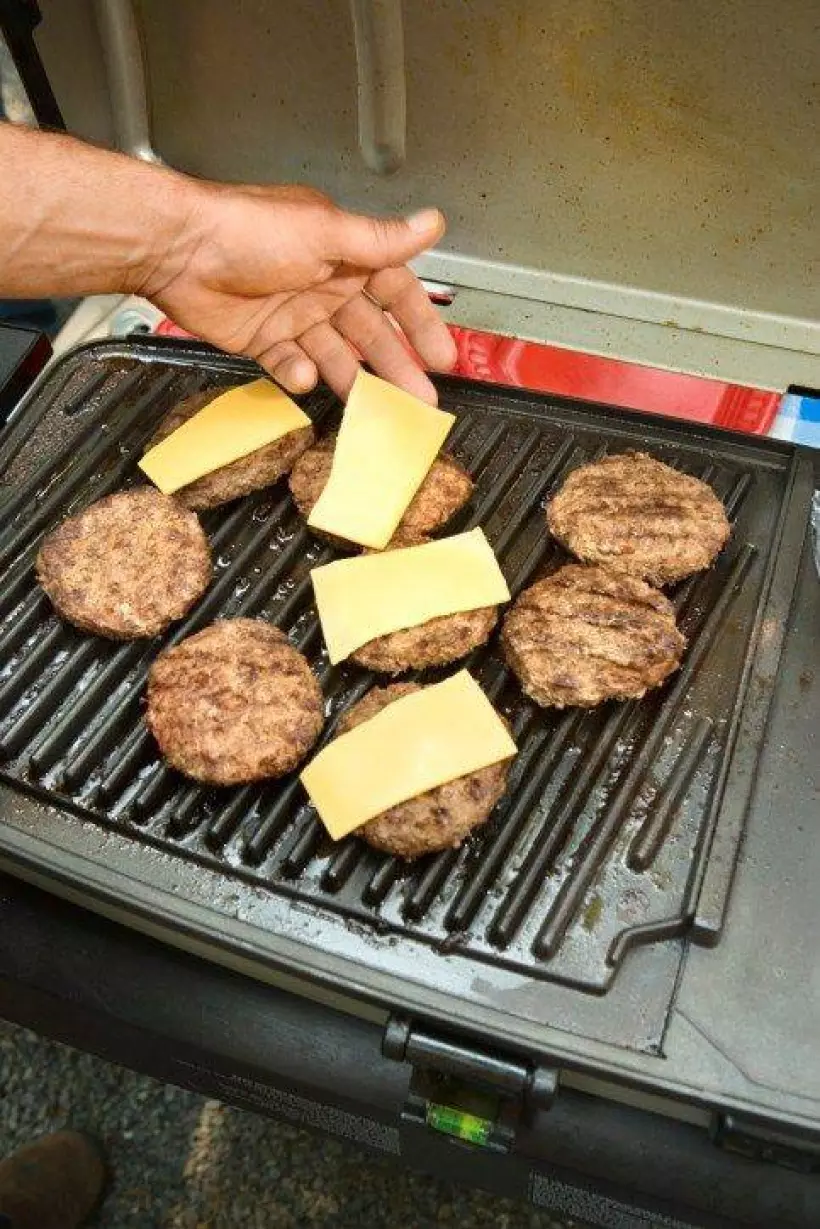 Готовим Мясо Гамбургеры с сыром