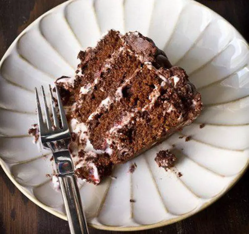 Готовим Десерты Шоколадно-клубничный торт