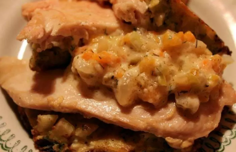 Готовим Мясо Куриные отбивные с картофельной начинкой и овощным соусом