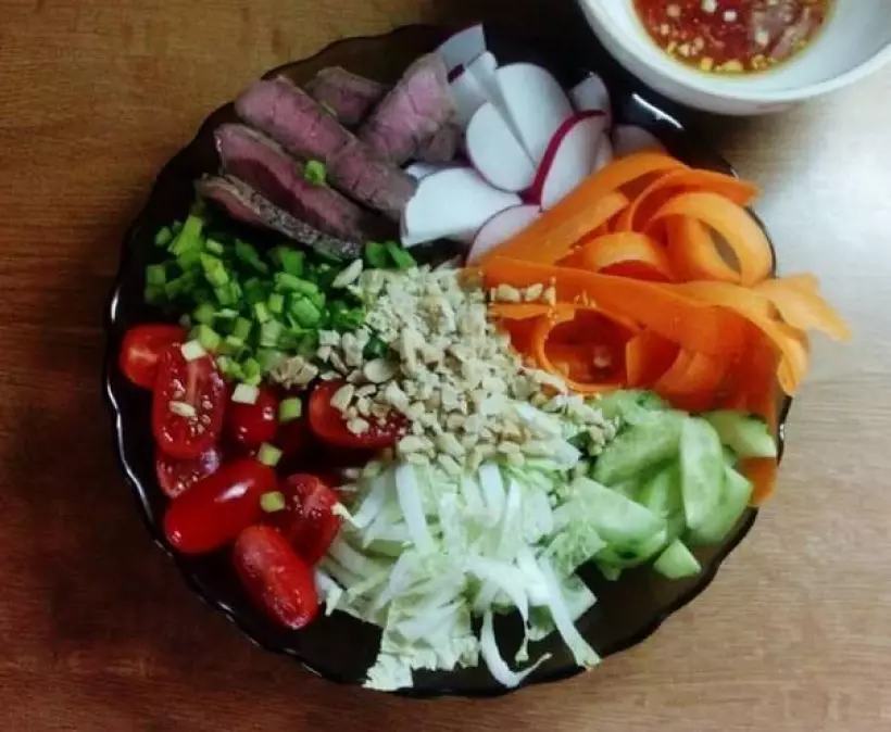 Готовим Салаты Острый овощной салат с говядиной