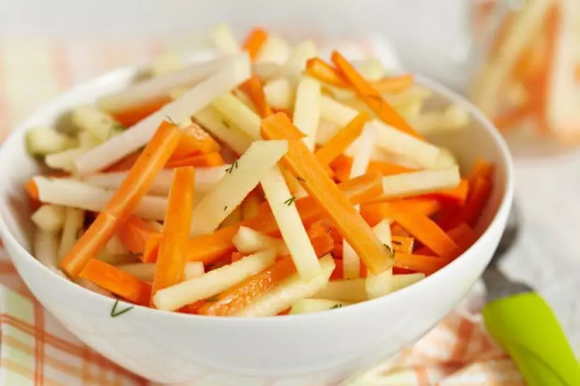 Готовим Салаты Правильный салат из моркови и яблока
