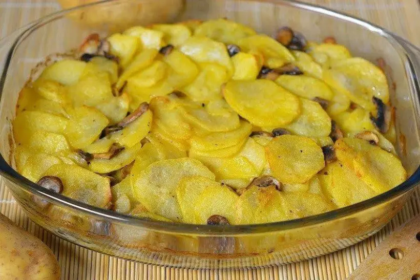 Готовим Вегетарианские Постный картофель с шампиньонами в духовке