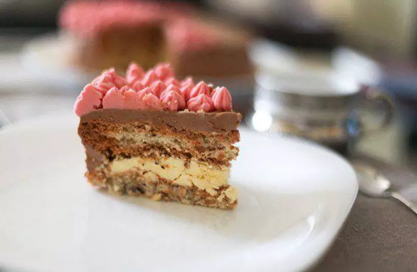 Готовим Десерты Торт «Киевский» с розовым кремом