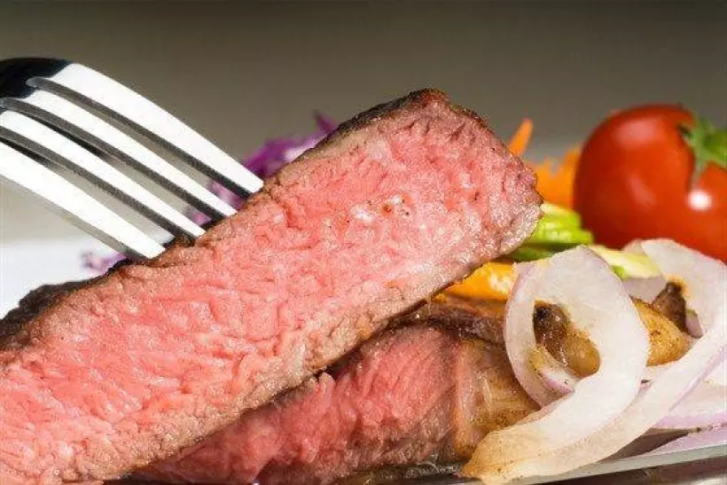 Готовим Мясо Бифштекс из отварного мяса с луком