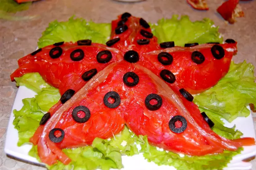 Салат Морская звезда с красной рыбой и креветками рецепт  с фото  пошаговый | Как готовить салаты