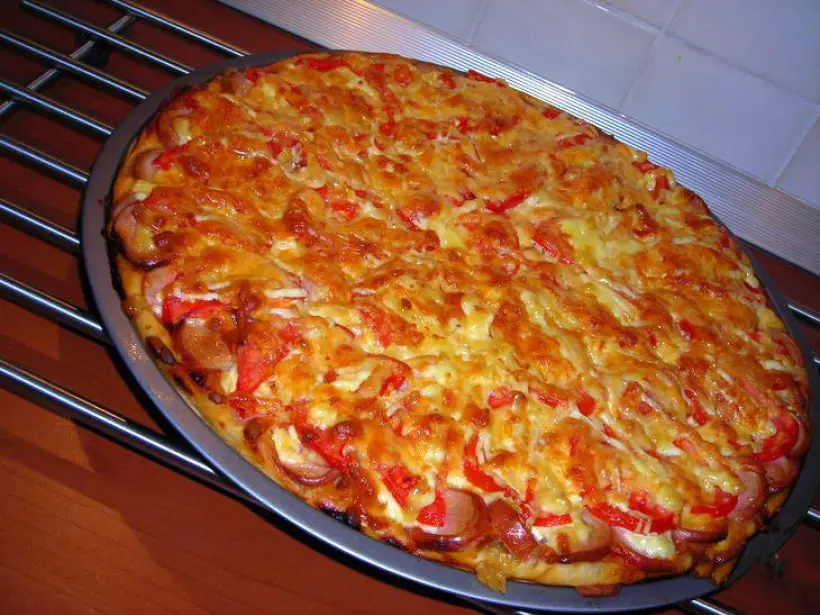 Готовим Мясо Пицца с сосисками и сыром