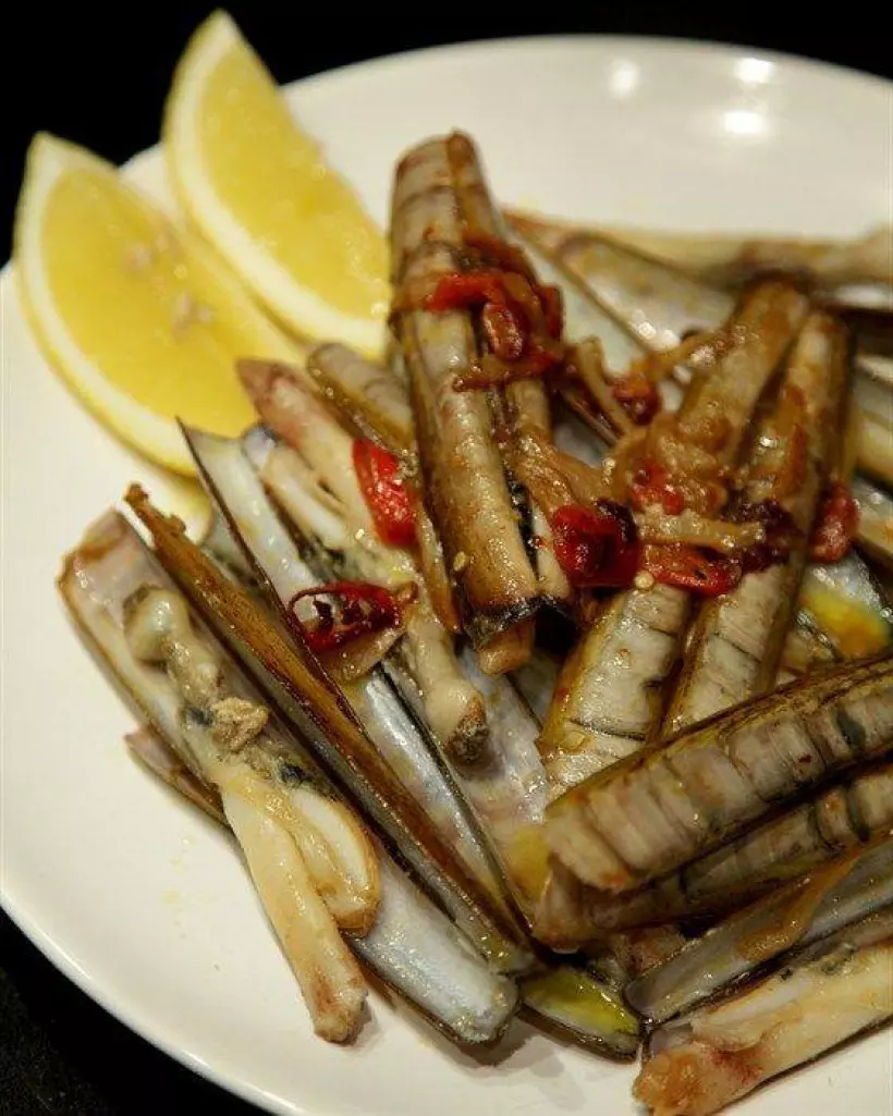 Готовим Закуски Жареные моллюски-ножи (навахас) с кайенским перцем
