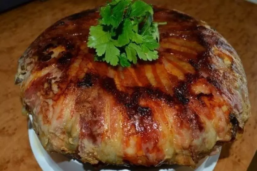 Готовим Мясо Трехслойный мясной пирог в беконе