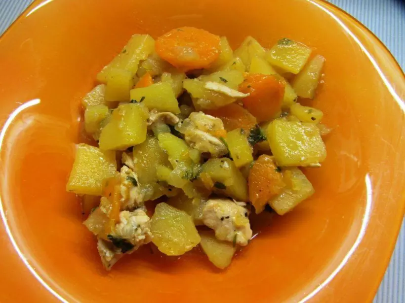 Готовим Вегетарианские Тушеные картофель с морковью и специями