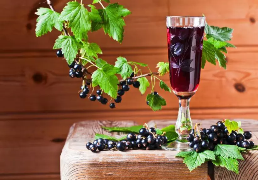 Готовим Консервация Сухое вино из смородины в домашних условиях (простой вариант)