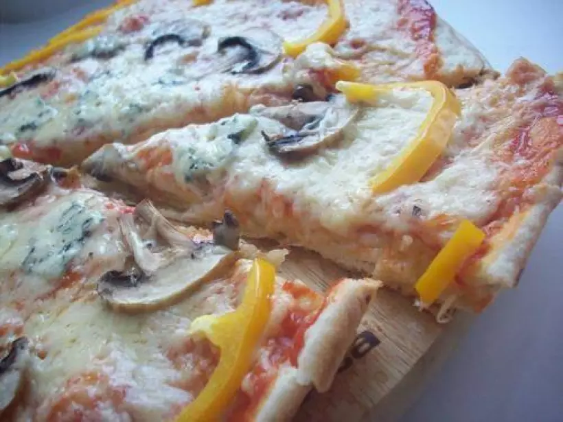 Готовим Выпечка Пицца «Три сыра» с грибами