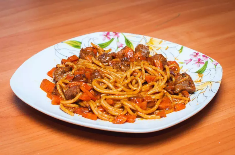 Готовим Мясо Спагетти со свининой в пряном соусе