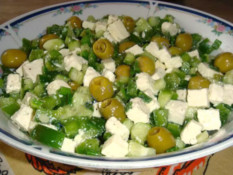 Готовим Салаты Зелёный греческий салат с сыром фета