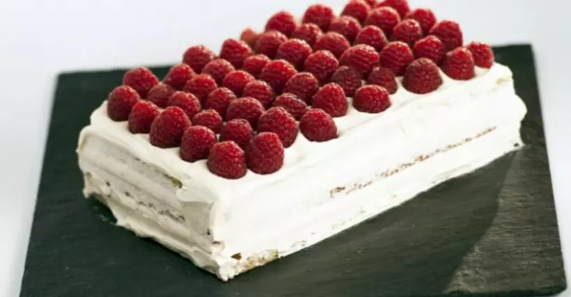 Готовим Десерты Малиновый торт со сливочным кремом