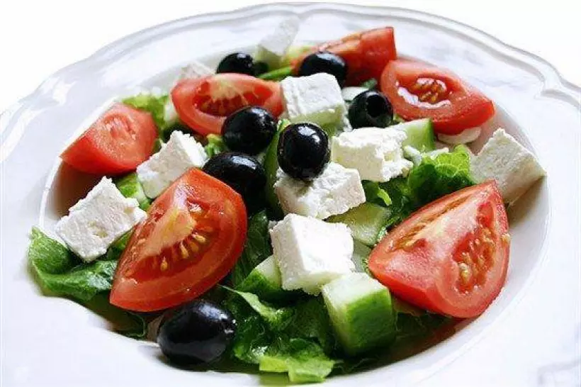 Готовим Салаты Греческий салат с красным луком