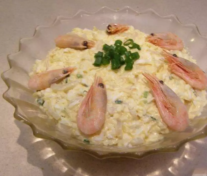 Готовим Рыба Нежный салат с кальмарами