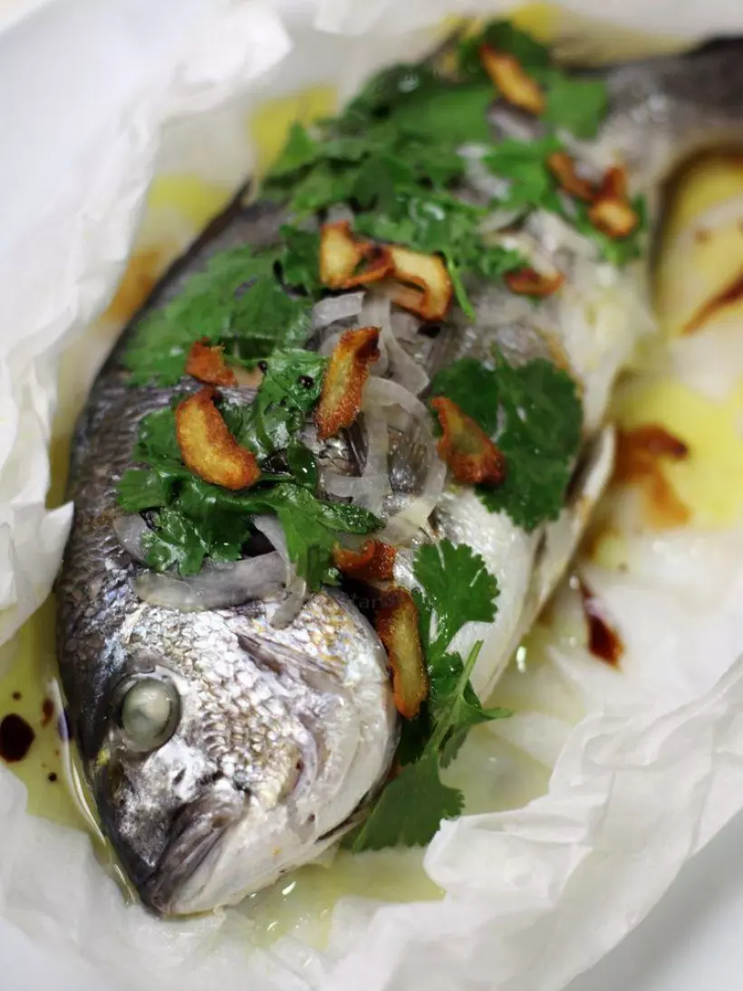 Готовим Рыба Дорада на пару с имбирным маслом и кинзой по‑японски