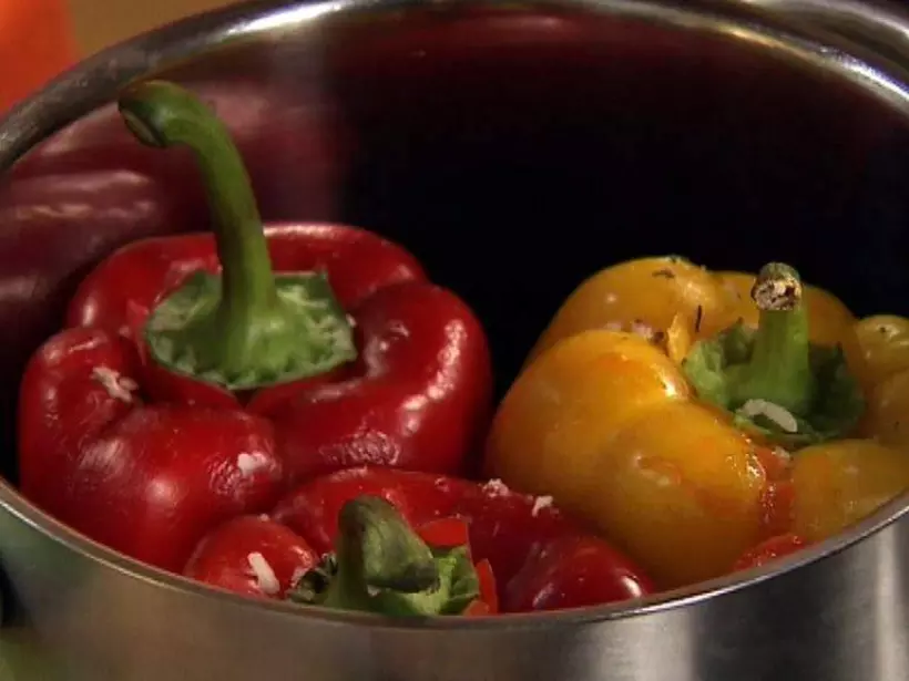 Готовим Мясо Фаршированные перцы в томатах в собственном соку
