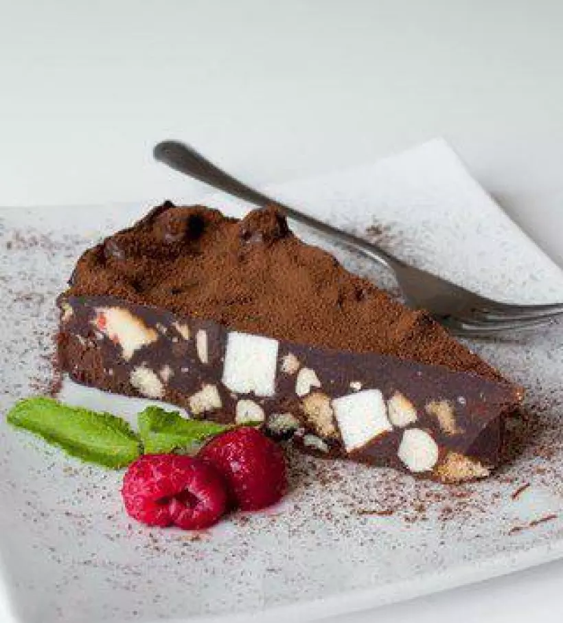 Готовим Десерты Ленивый шоколадный торт с печеньем