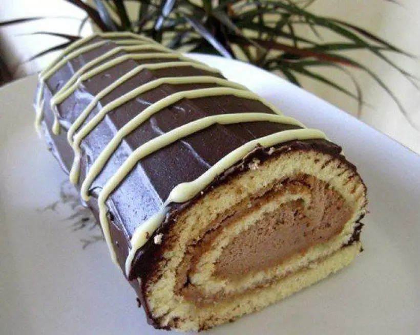 Готовим Десерты Шоколадный рулет «Лакомка»