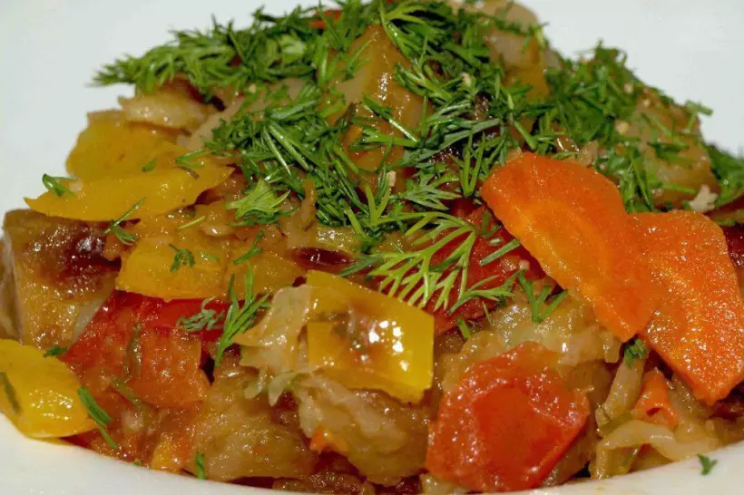 Готовим Вегетарианские Овощное рагу с болгарским перцем, помидорами, картофелем