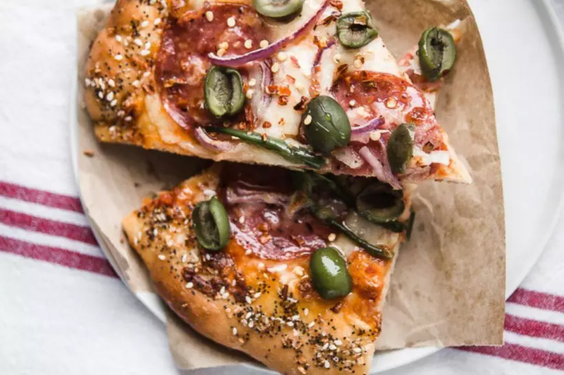 Готовим Закуски Пицца с салями и оливками