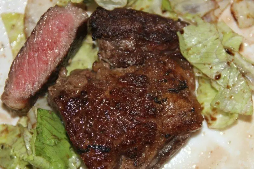 Готовим Мясо Рибай-стейк с салатом айсберг