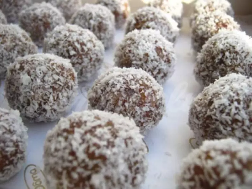 Готовим Десерты Кисло-сладкие конфеты из орехов и сухофруктов