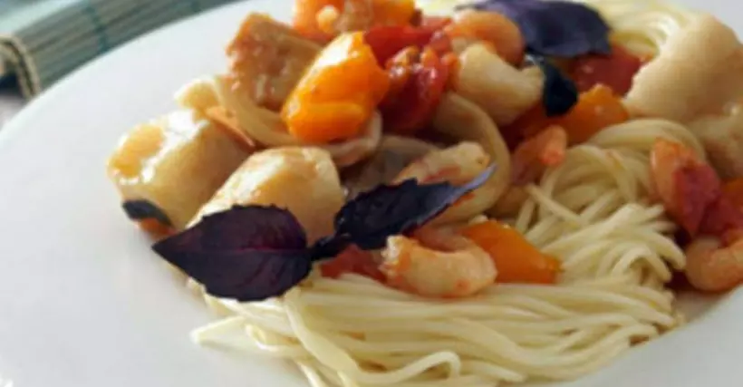 Готовим Рыба Спагетти с соусом из морепродуктов