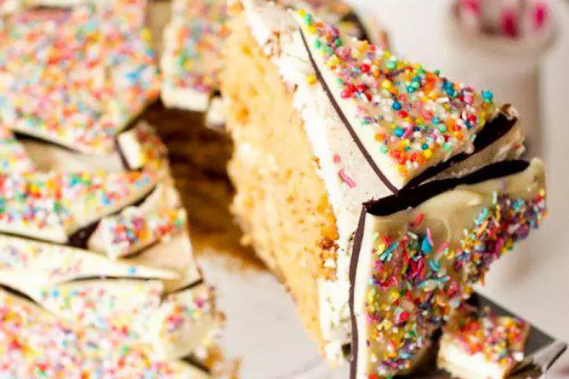 Готовим Десерты Ванильный торт с шоколадной плиткой