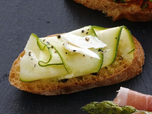 Рецепт Брускетта с цуккини и орехами Готовим Закуски Брускетта с цуккини и орехами